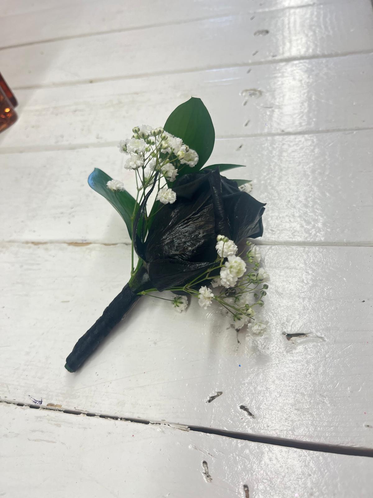 Black Rose with Baby's Breath