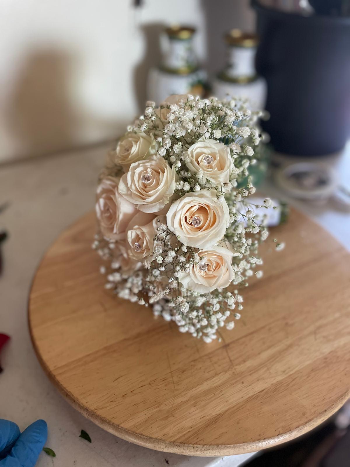 Peach Roses with Baby's Breath